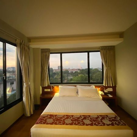 My Dream Hotel Γιανγκόν Εξωτερικό φωτογραφία